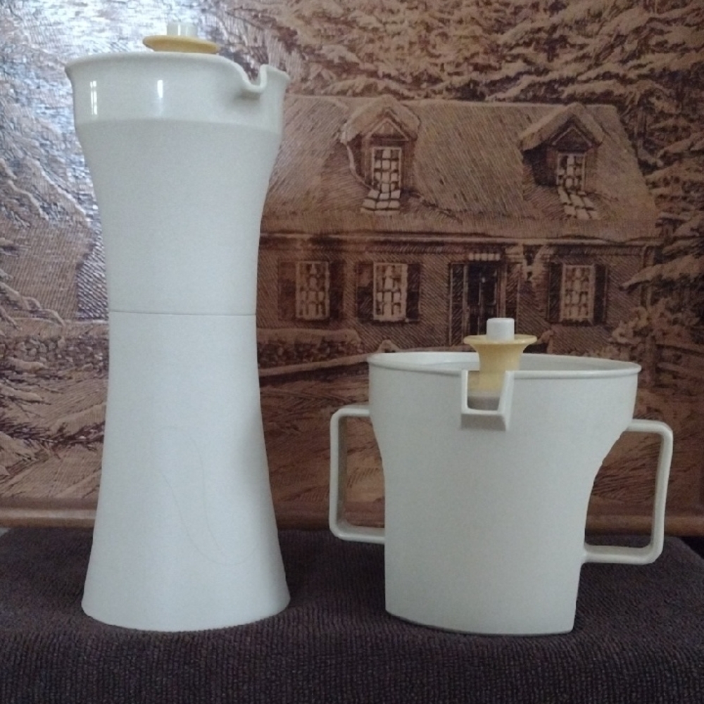 Vintage Tupperware Creamer & Sugar Push Lids Dispensers Almond & Gold Rare 70's